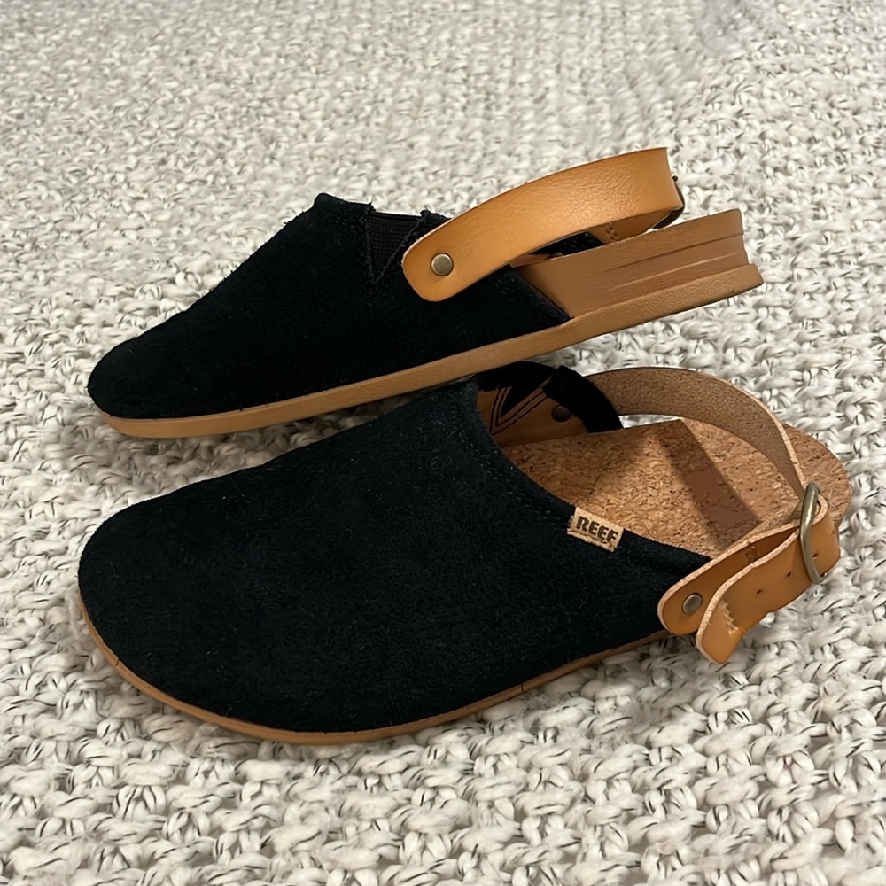 Reef Cushion Sage Suede